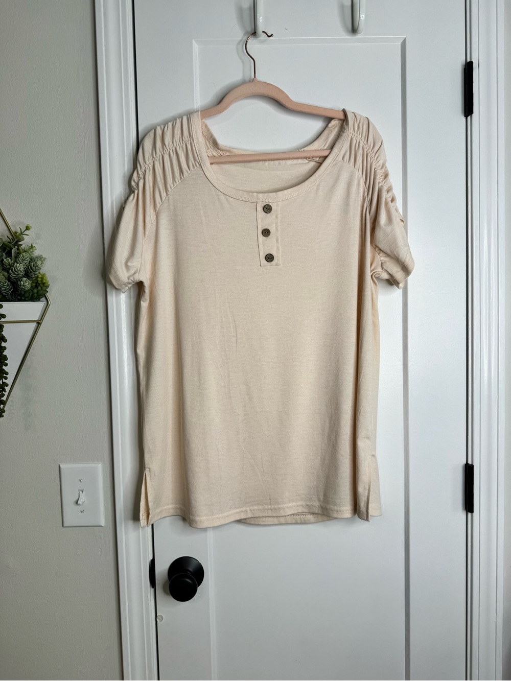 Short Sleeve Scoop Neck Top